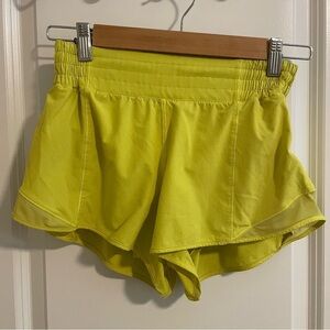 Lululemon Hotty Hot Short 2.5” Lined Yellow Size 6